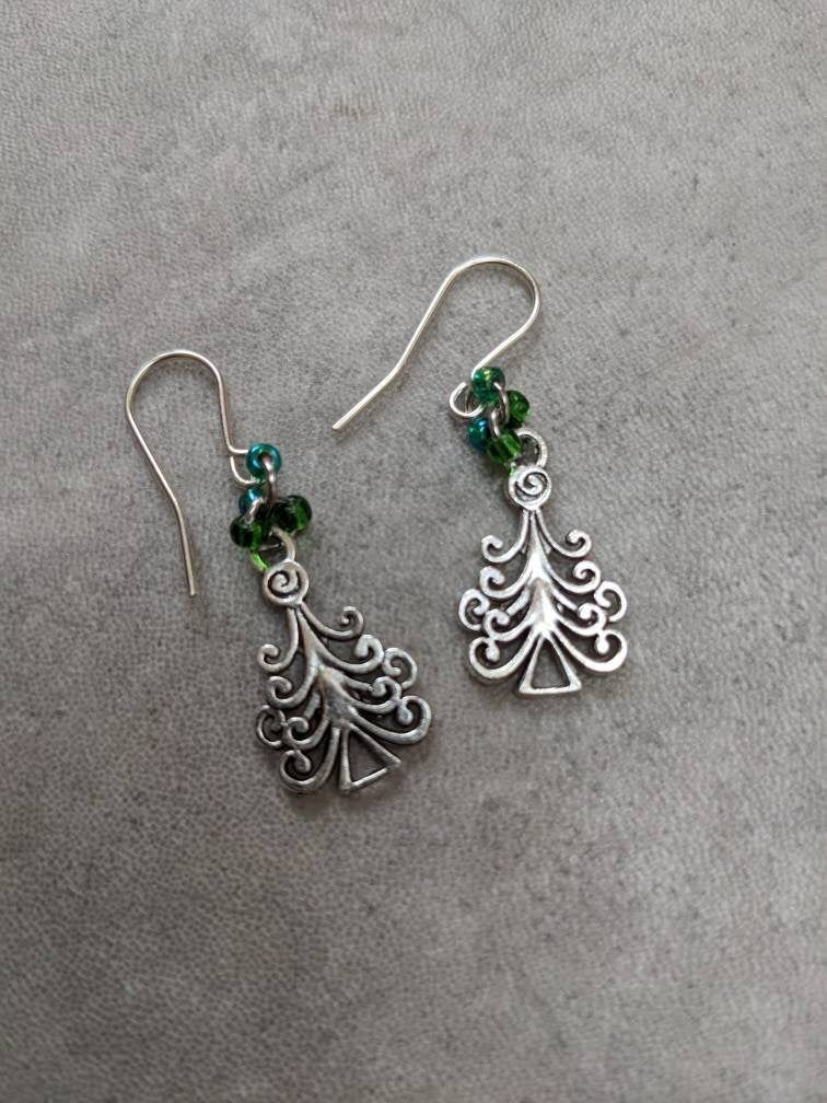 Christmas Tree Earrings | Green Accent Bead Xmas Tree Earrings