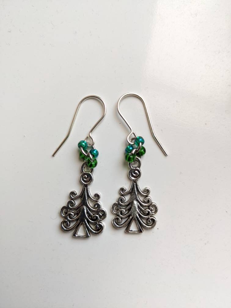 Christmas Tree Earrings | Green Accent Bead Xmas Tree Earrings