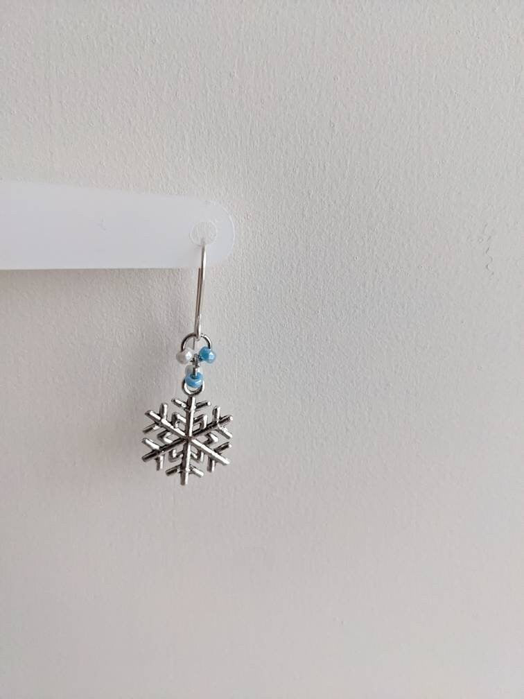 Snowflake earrings, Christmas earrings, festive fun jewellery, winter earrings, snowflake jewellery, blue, white and silver, silver plated